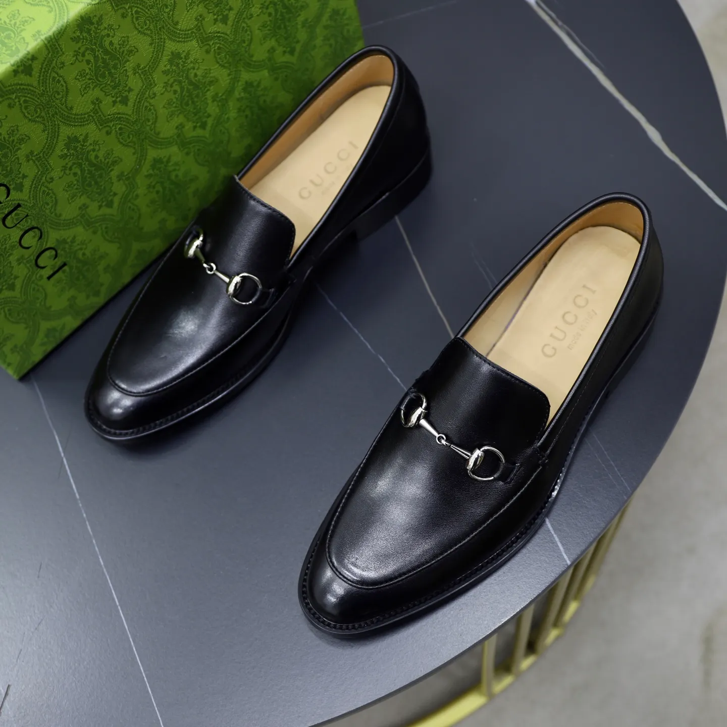 Men's shoes: 260🙅‍♂️🙅‍♂️🙅‍♂️Niuli Brand: GUCCI Size: 38-44 (45 can be customized) Level: Counter classic Material: Original soft cowhide upper Comfortable cowhide lining Original lightweight outsole Style category: Business casual footwear Driving leather shoes Color: Actual picture color